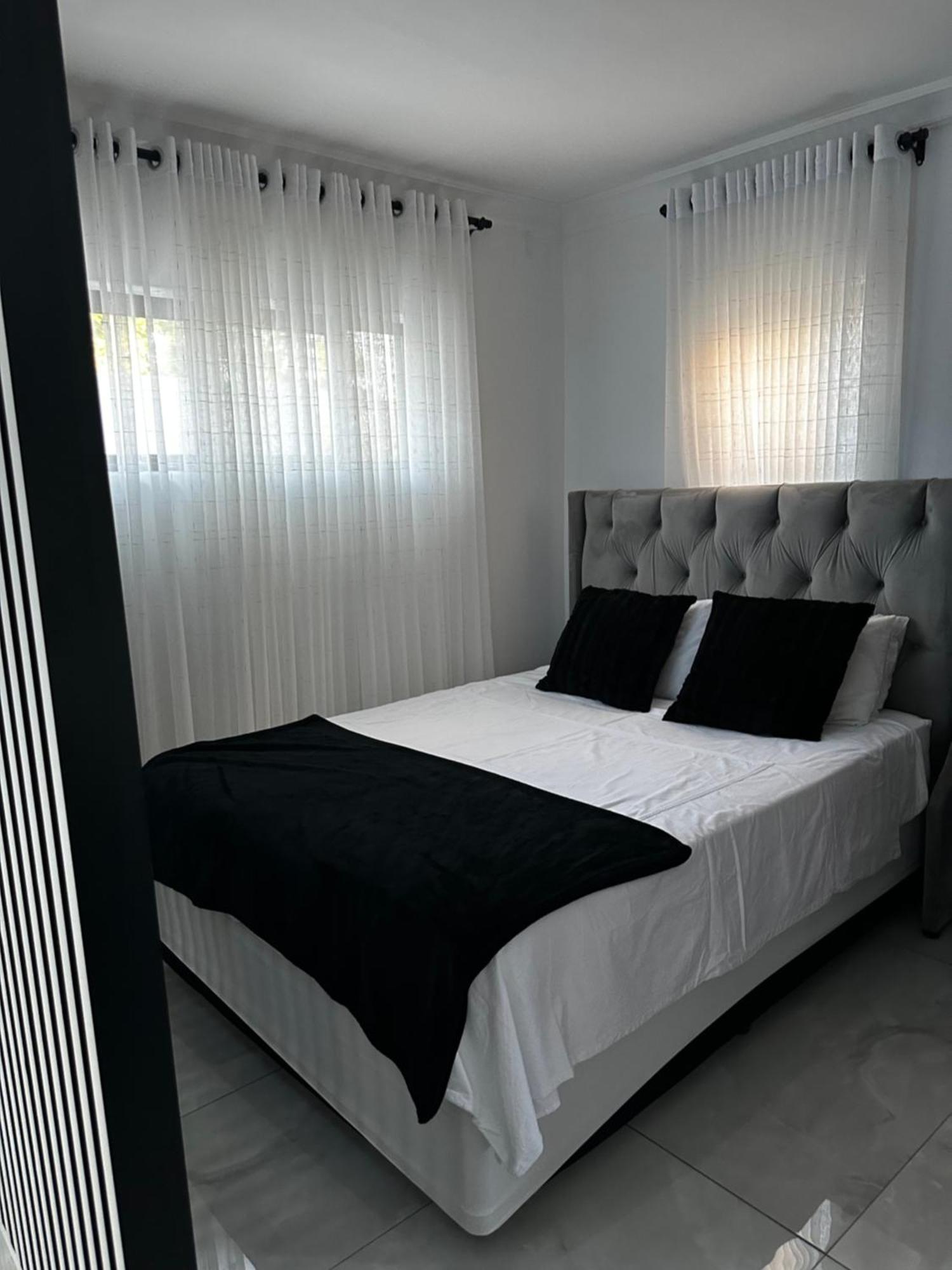 Nicky'S Guest House Roodepoort Exterior foto